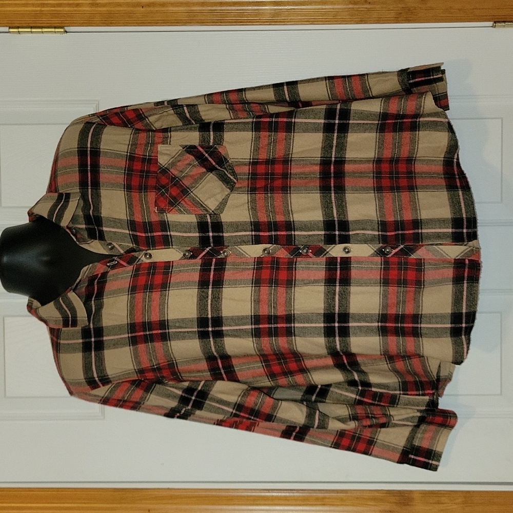 Maurices light weight long sleeve flannel